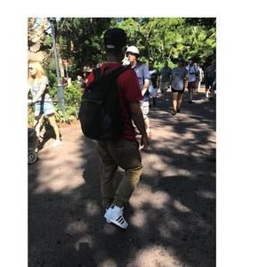 Meet your Posher, Cesar